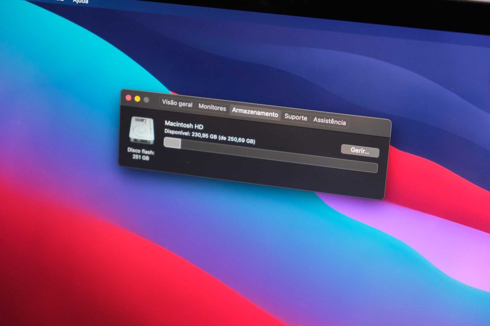 Apple Macbook Pro 15'' 2017 Touchbar i7/16GB/256GB SSD/Radeon Pro 555