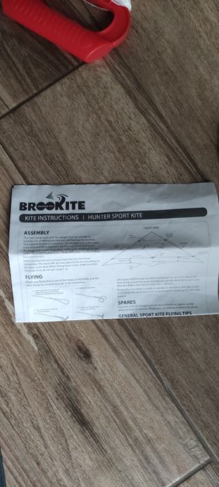Latawiec Brookite hunter 117x66cms