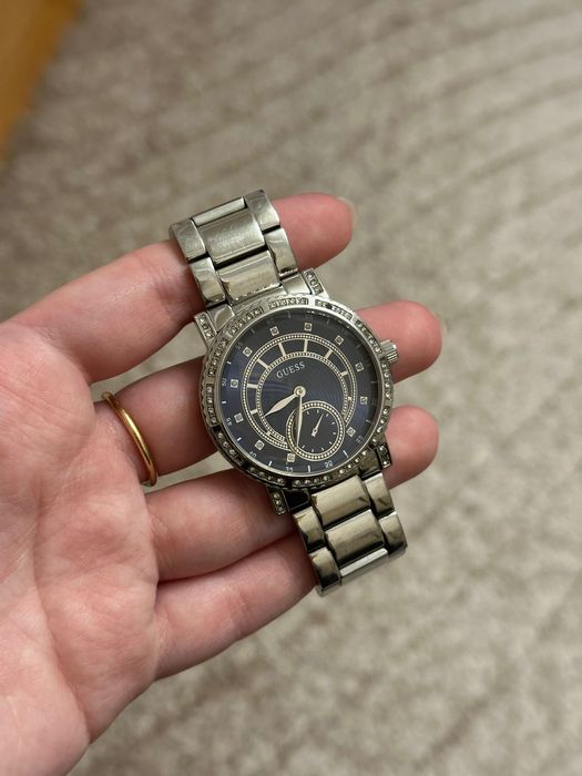 Годинник Guess з камінчиками