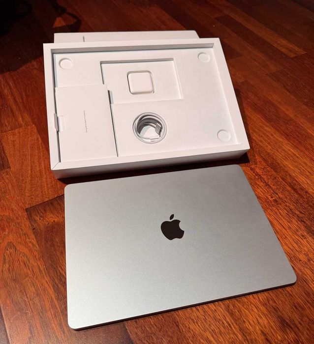 15” MacBook Air M4 16GB A3241 idealny prezent Gwarancja Apple