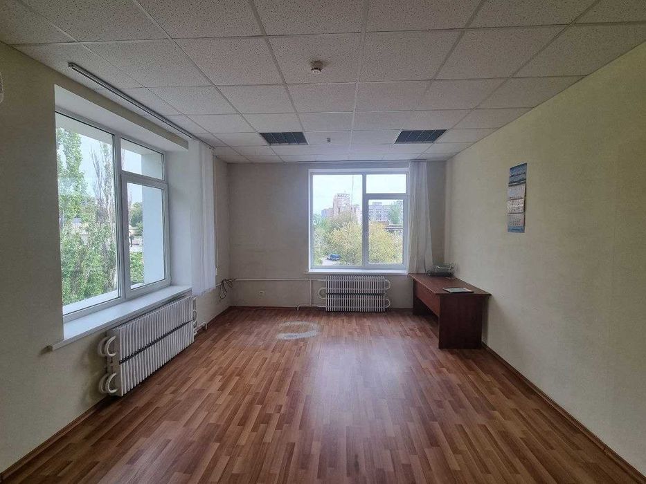 Задається просторий офіс  25 кв.м.