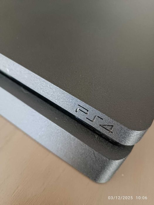 PS4 + 2 Controllers433583621995253762