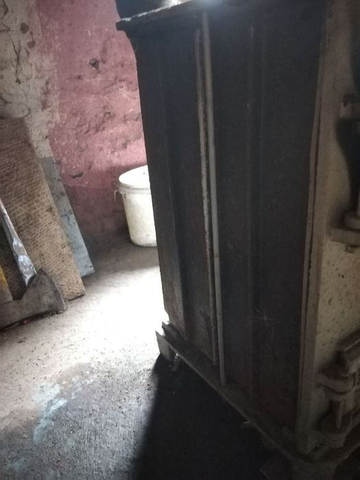Продаю заводськую чугуную  буржуйку б/у