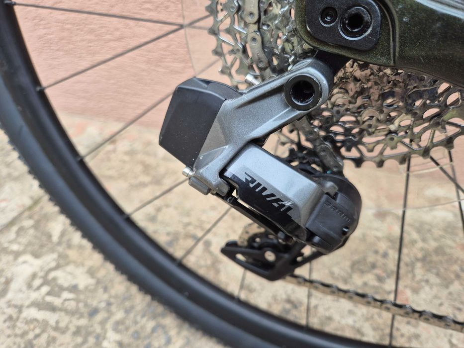 d Gravel Giant Revolt Advanced 1 Etap, Sram Rival AXS 1x12, carbon