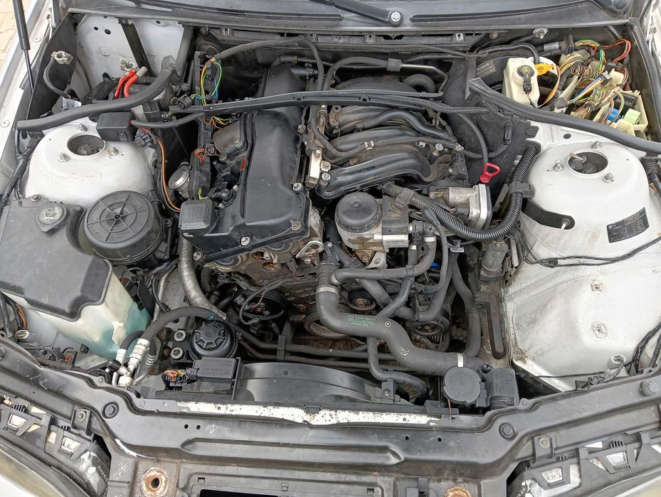 BMW E46 - Na części - Drzwi / maska / błotnik / klapa / lampa / inne