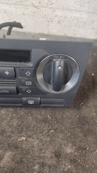 Panel sterowania klimatyzacją audi a3 8p