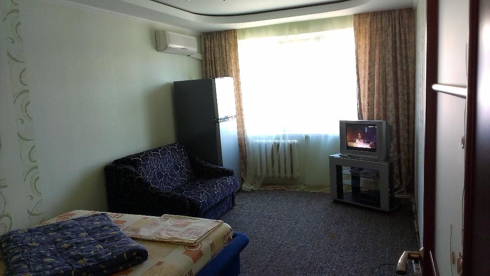 Однокомнатная квартира, ночь /неделя,низкий этаж, рядом метро.