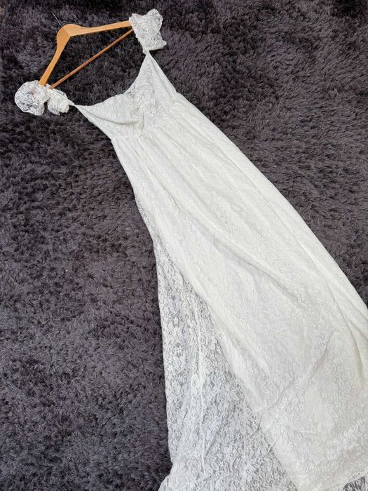 Sukienka ciążowa do sesji zdjęciowej, biała, koronkowa suknia, sesja