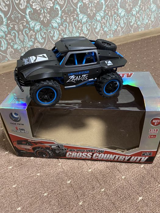 Машинка на радиоуправлении 