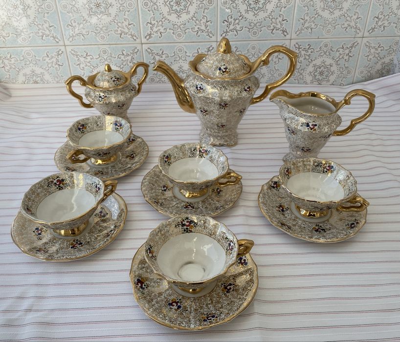 Conjunto de Chá Antigo