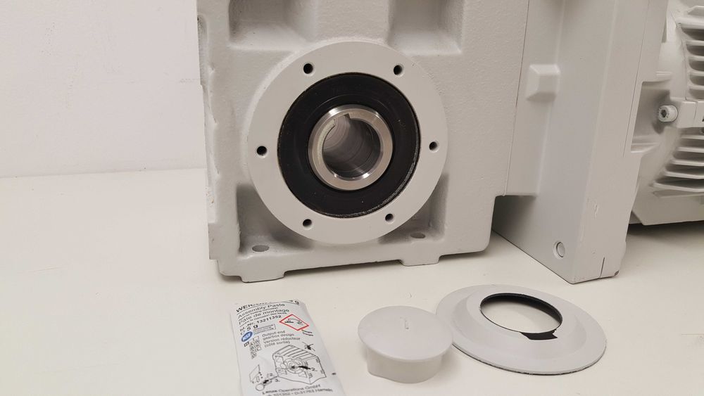motoreduktor Lenze M55AP090M045E00CT 1,1kW 116obr.