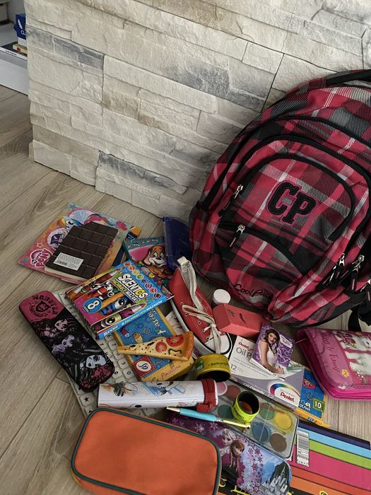 Plecak piórnik zestaw kredki