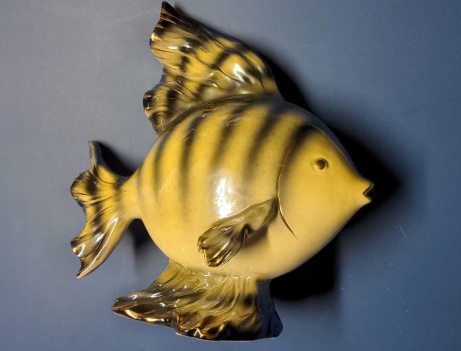 Estatueta Carpiè de Peixe Arte Nova/Art Déco em porcelana italiana