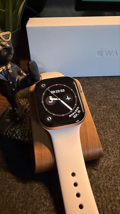 Apple Watch Series 11 GPS + Cellular, Caixa em alumínio rosa‑dourado de 46 mm com Bracelete desportiva rosa leve - S/M