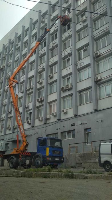 Аренда автовышки 17, 22, 30, 32 м. Услуги автовышки с электриком