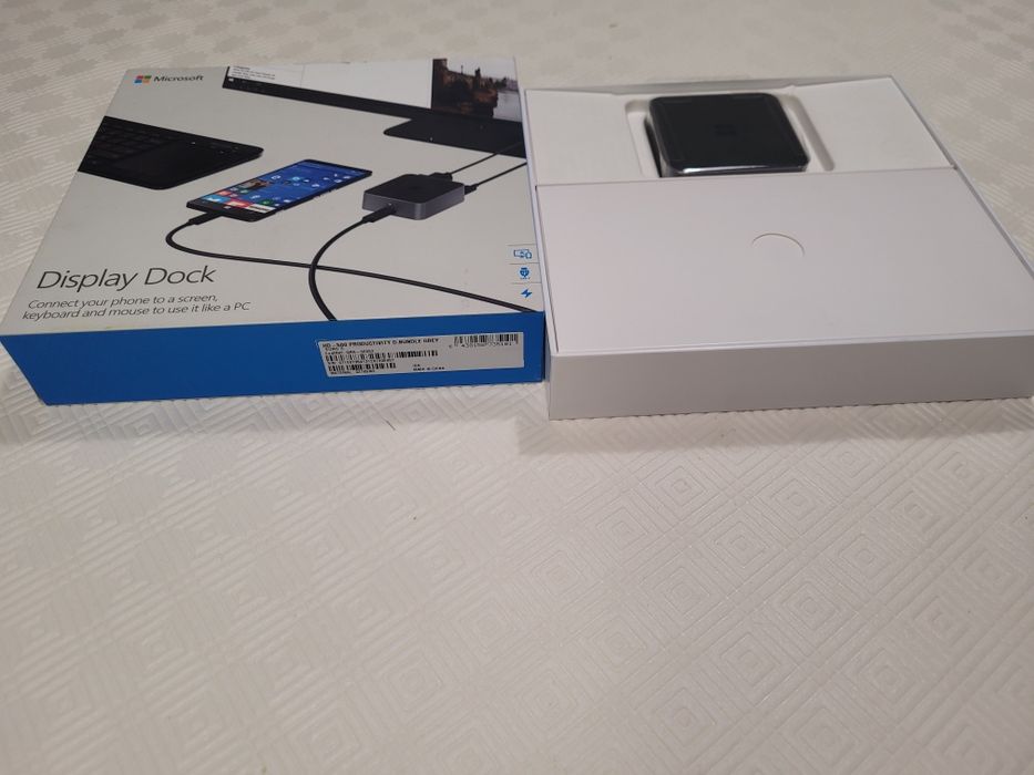 Microsoft Lumia 950XL Display Dock 美品 レア Amazon.com: Microsoft HD-500 Display Dock for Lumia 950