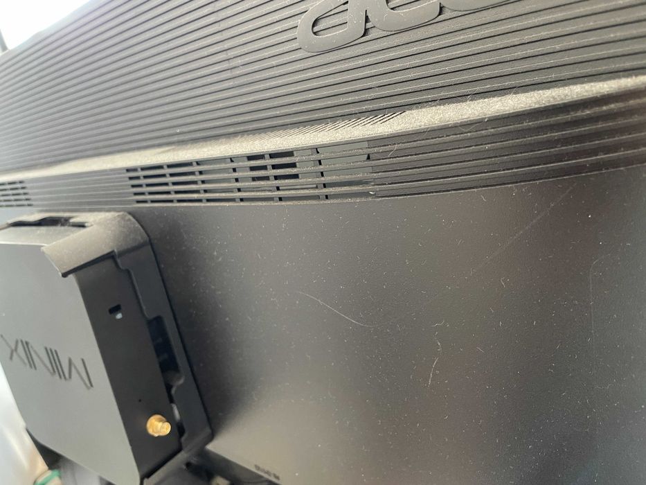 Computador Minix com monitor 24" Acer