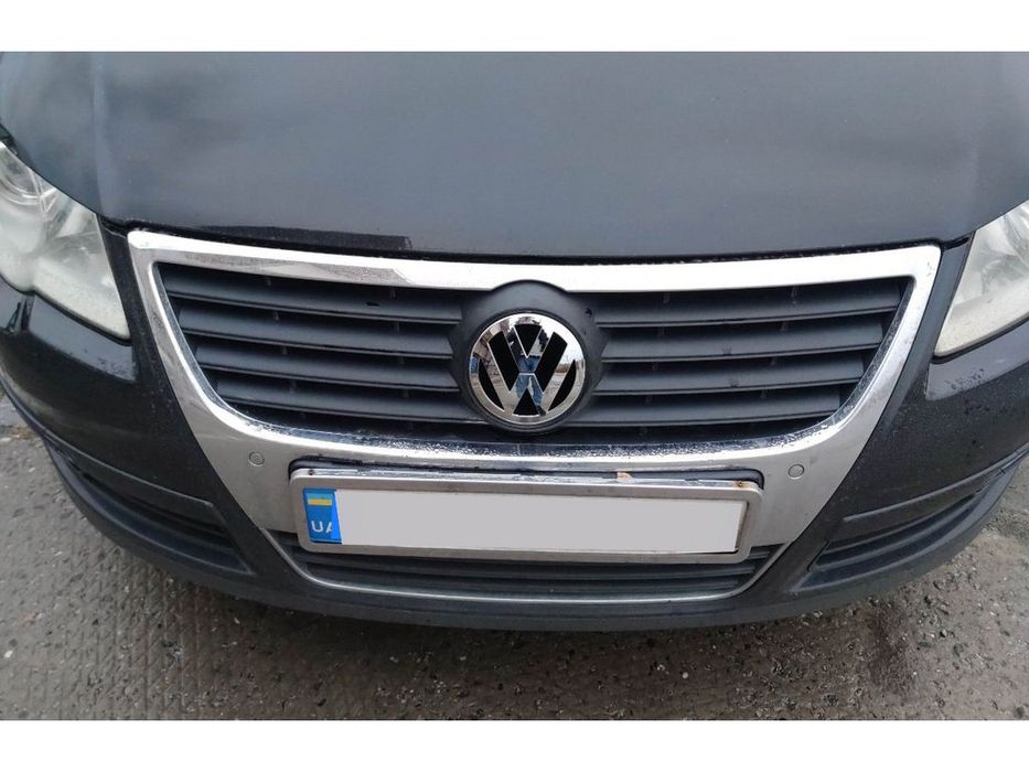 Volkswagen Passat B6 2006-2012 рр. Передній значок V1 3C0853601C
