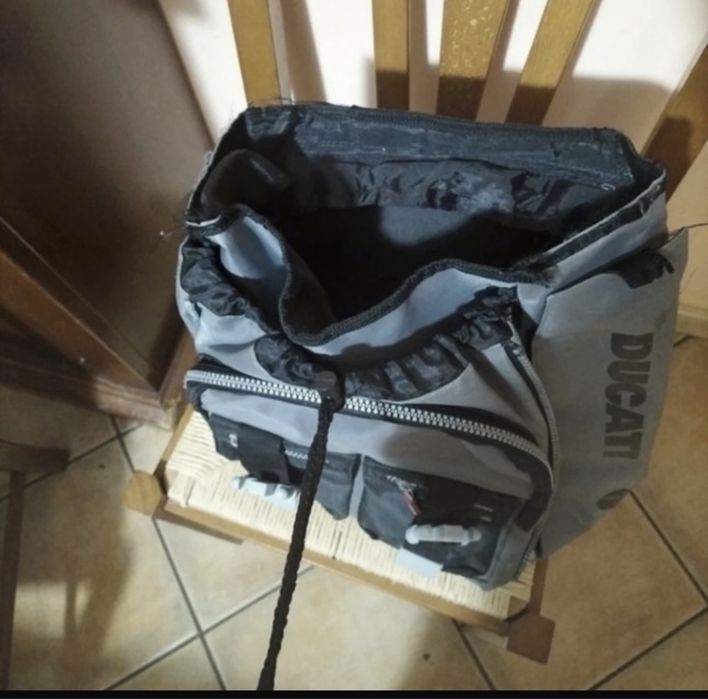 Mochila Ducati usada64176785917185122