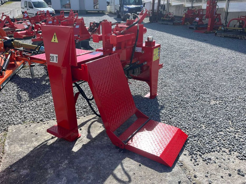 Rachador de lenha p/ trator 20T c/ Plataforma elevatória NOVO