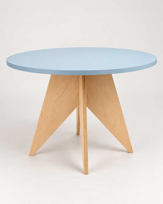 Stół okrągły designerski 100cm – niebieski blat, nogi ze sklejki | polski design