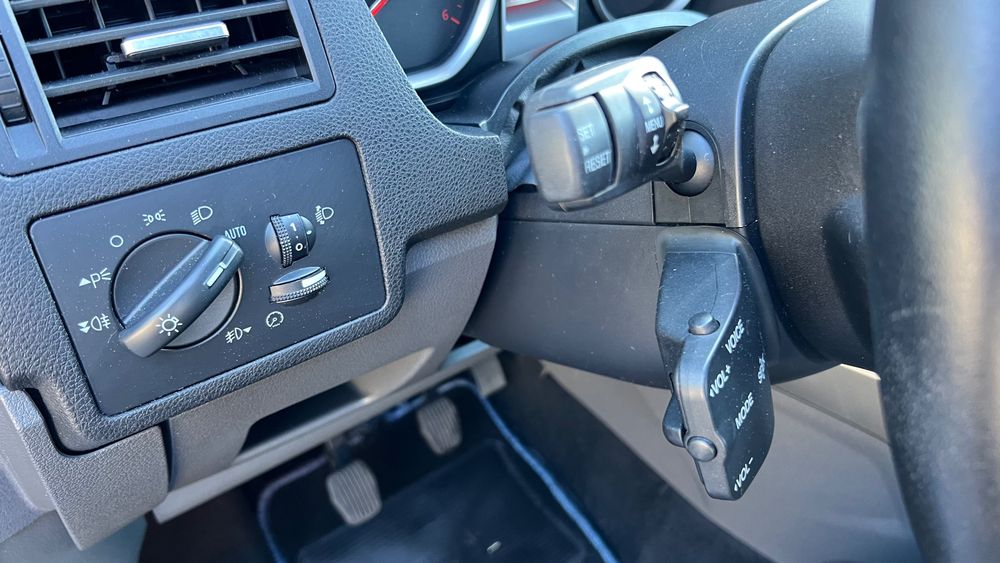 Vendo CMAX 1.6 diesel poucos kms muitos extras Titanium único dono