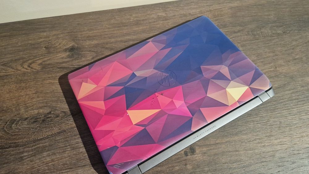 HP ProBook 450 G2. i3 - 1.9 GHz, 8 GB RAM; 120 GB SSD
