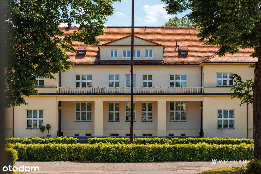 Unikalny gmach 2348 m² z parkiem, Tarnów-Mościce