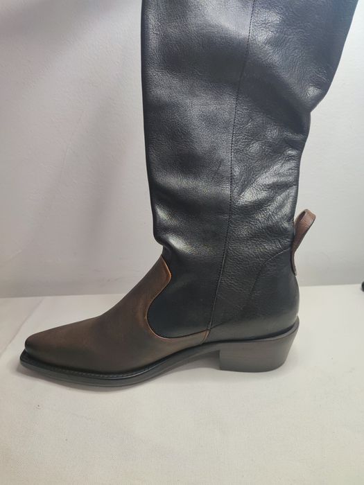 Botas da marca We the free