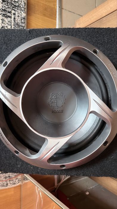 Subwoofer Magnat shockwave 1200v