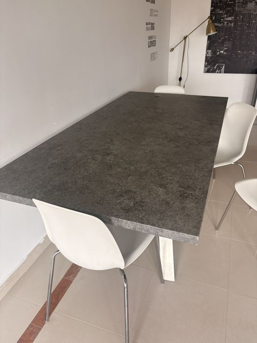 Mesa de sala cinza