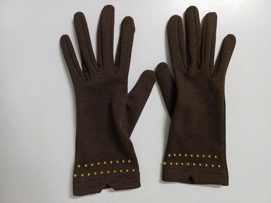 Luvas de senhora castanhas