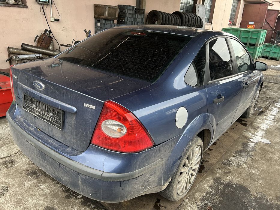 Ford FOCUS  sedan na części