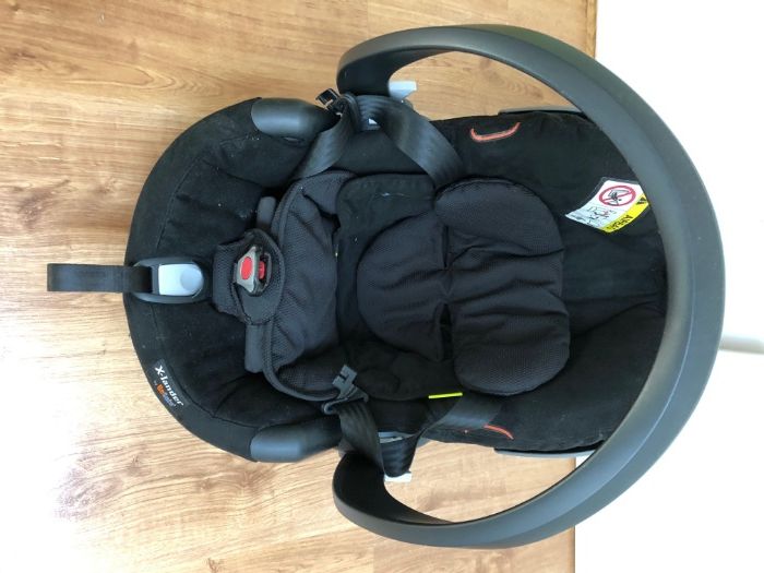 Fotelik dla niemowlaka izi go besafe