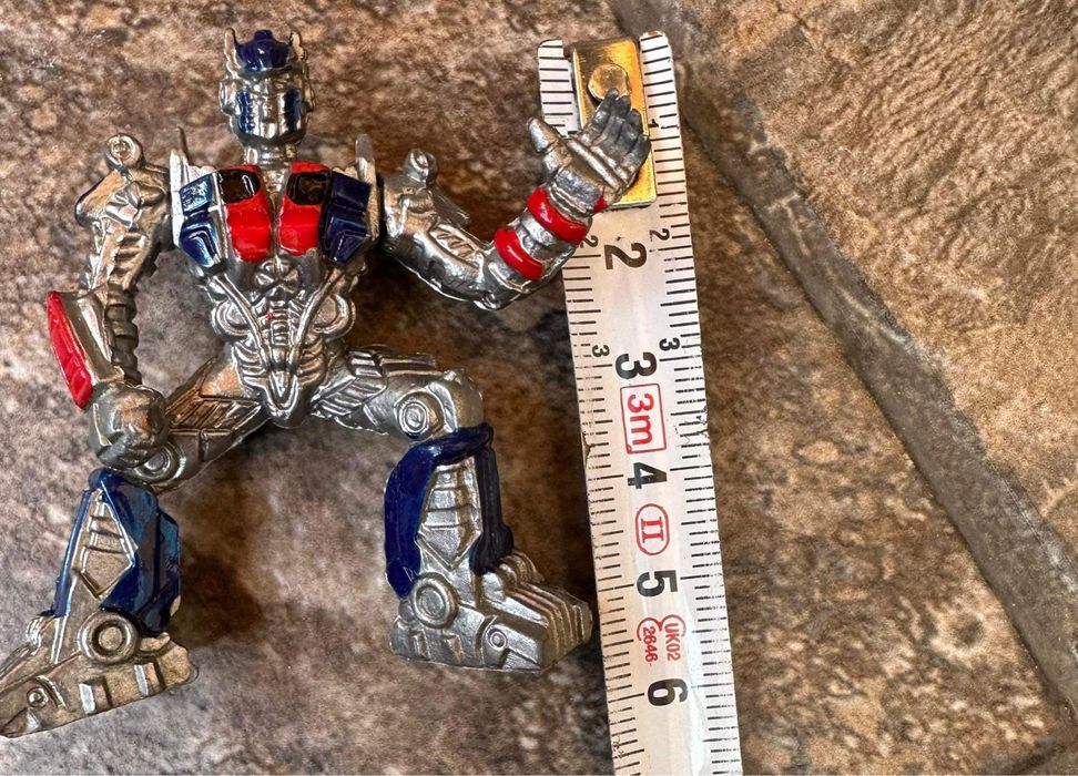Фігурка трансформера Optimus Pride