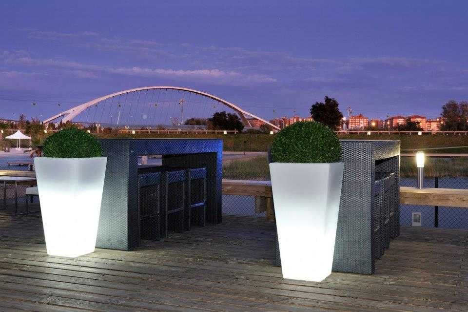 Mobiliario led vasos com iluminação