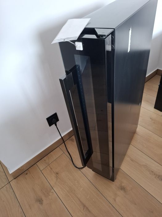 Winiarka lodówka Goodhome 15cm NOWA powystawowa 7 butelek