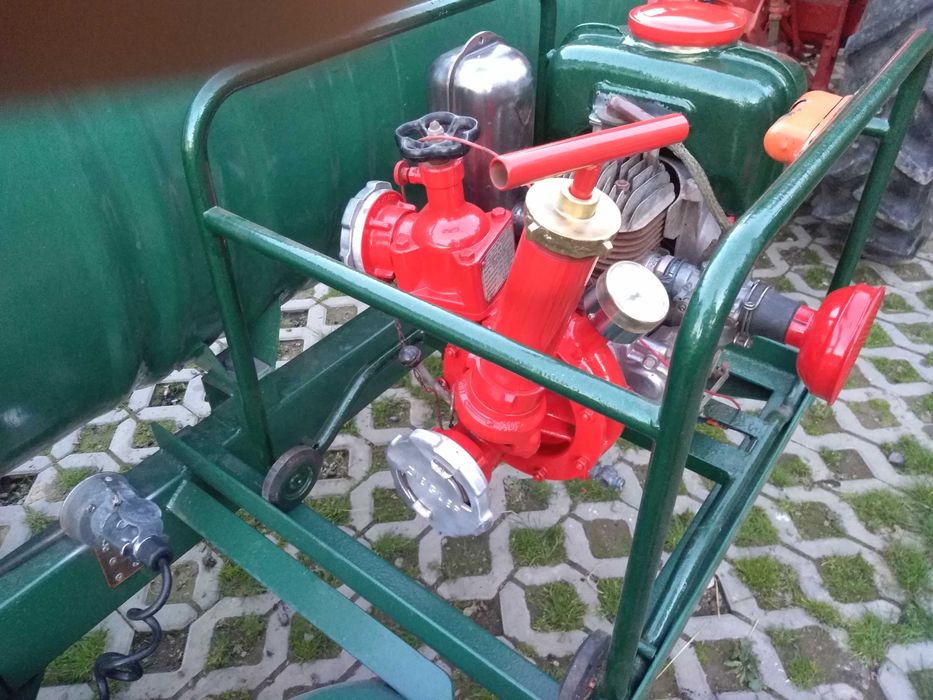 Motopompa strażacka Ziegler-wozidło na wodę beczkowóz strażacki mauzer linia kroplująca