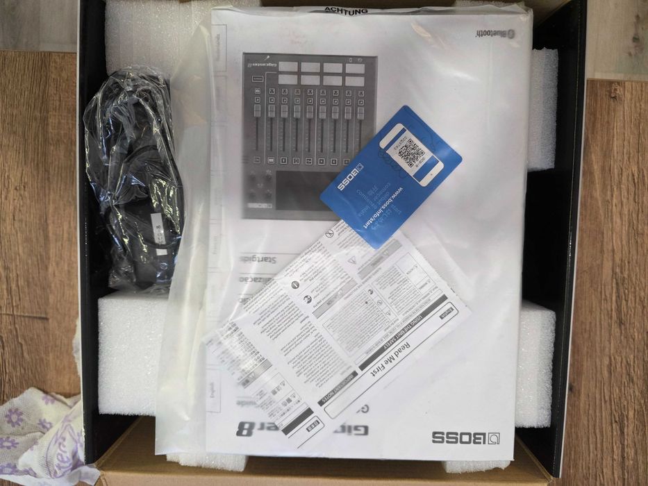 BOSS GCS-8 Gigcaster mikser, multiefect wokalno-gitarowy, interfejsUSB