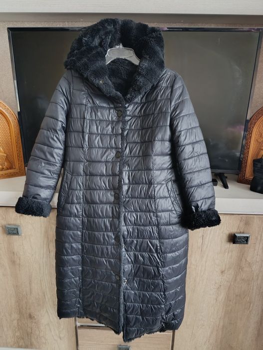 Жіночій пуховик дуже гарний і теплий