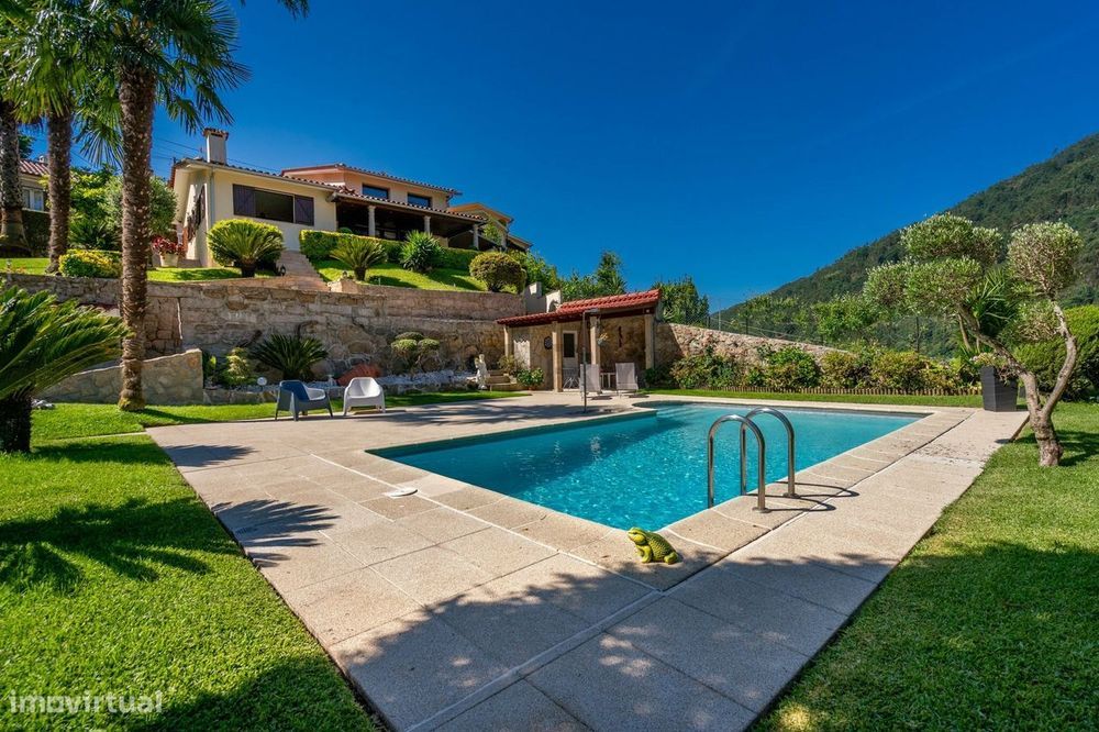 Moradia T4 no Gerês com Piscina