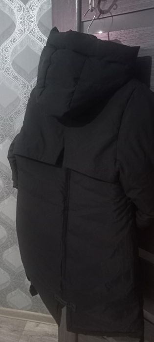 Стильна тепла жіноча куртка.