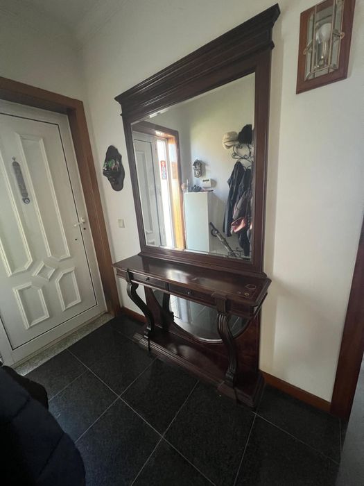 Credencia em nogueira