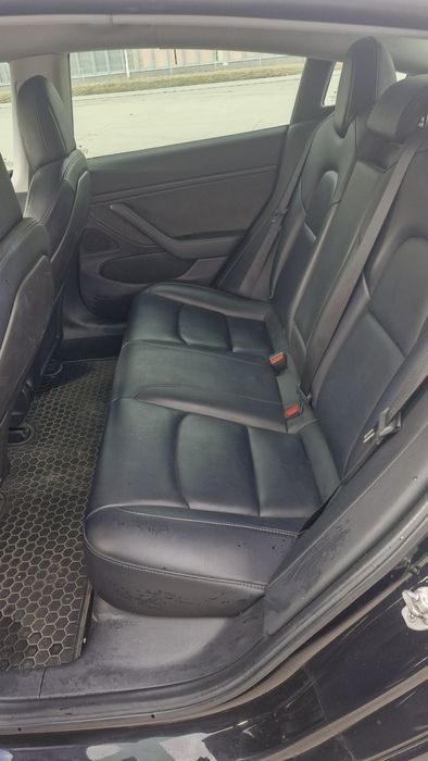 Продам Tesla model 3