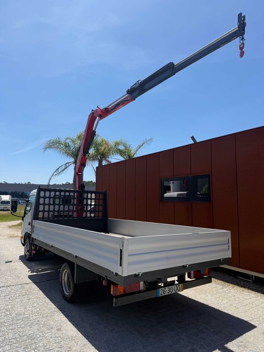 Carrinha Toyota dyna com grua palfinger