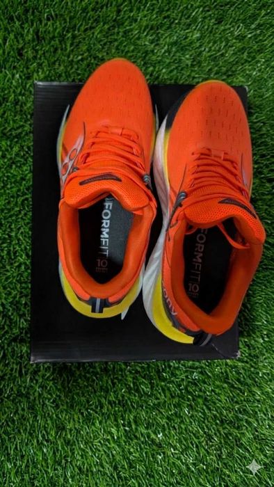Saucony TRIUMPH 22, 39 кросівки для бігу,