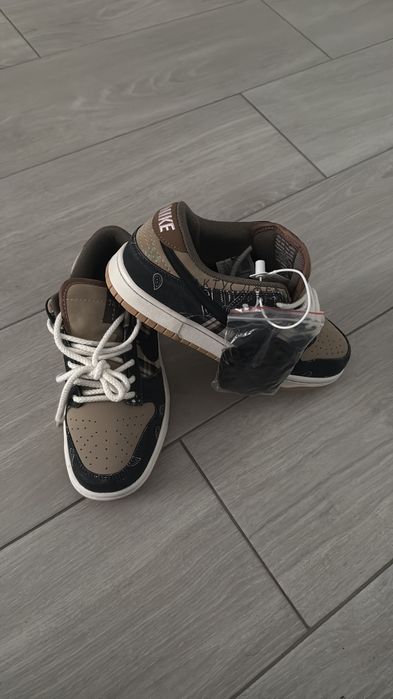 Tênis Nike travis scott