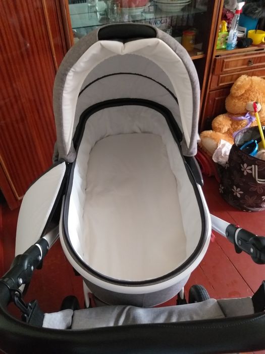 Продам коляску 2в1