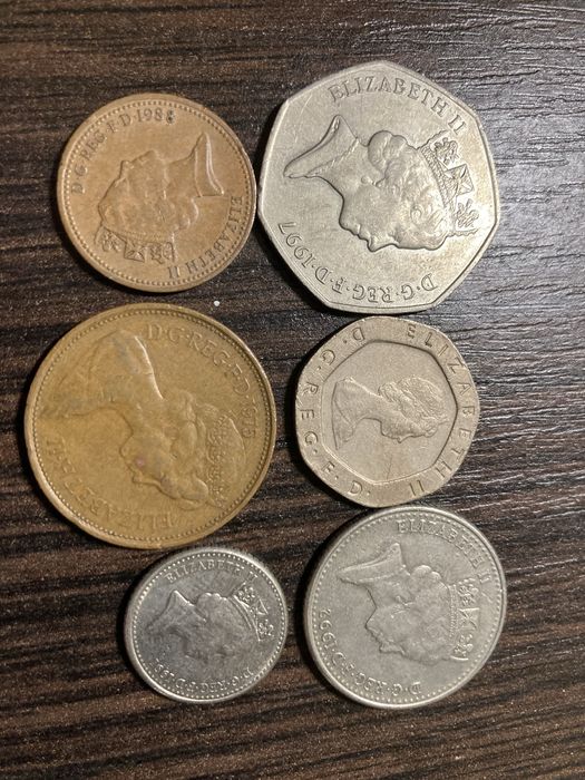 Фунти та пені Англії