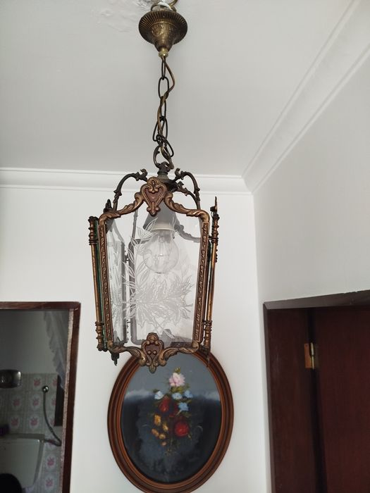 Candeeiro de teto tipo lanterna